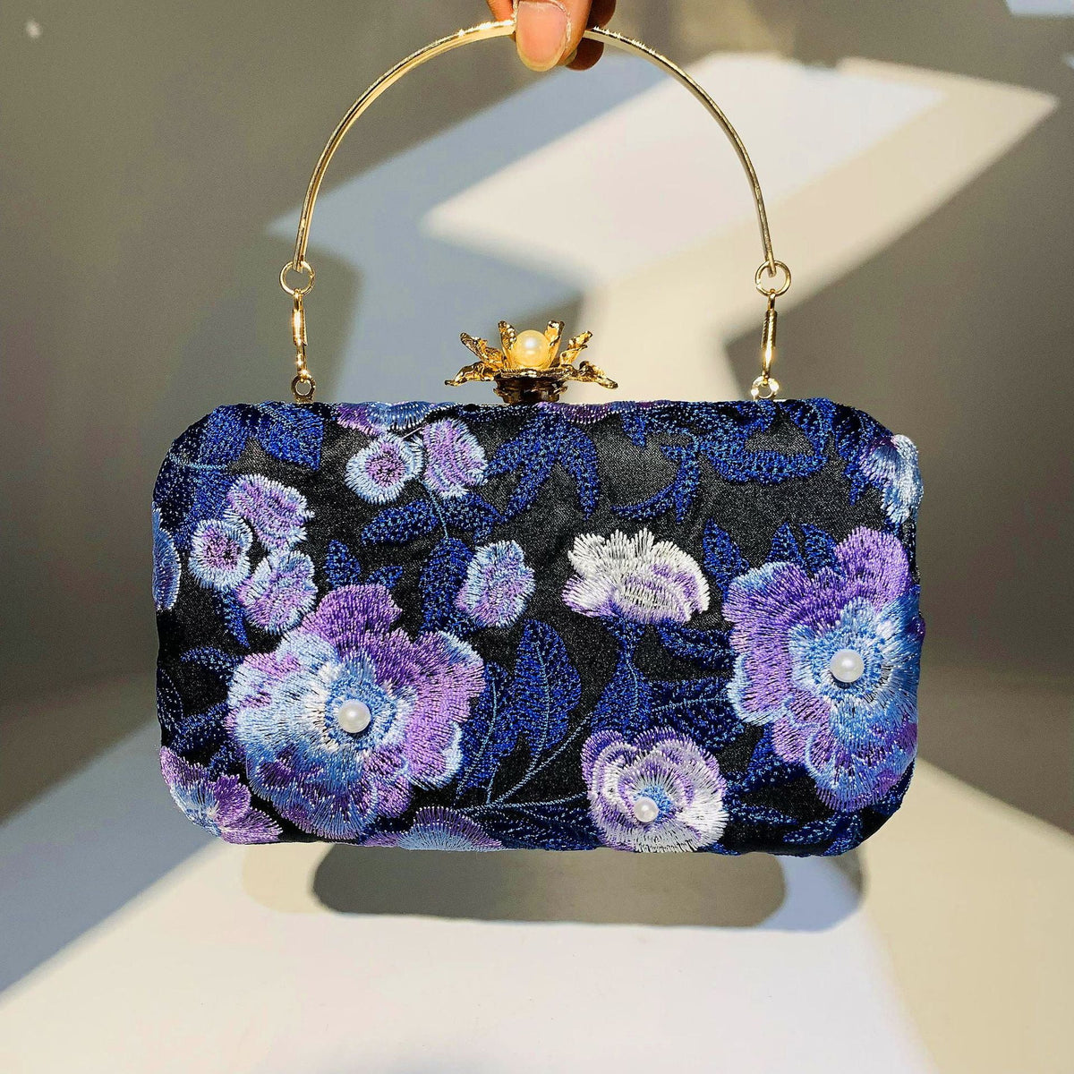 Embroidered handmade beaded Evening Bag Retro Pearl Banquet Evening Bag for women