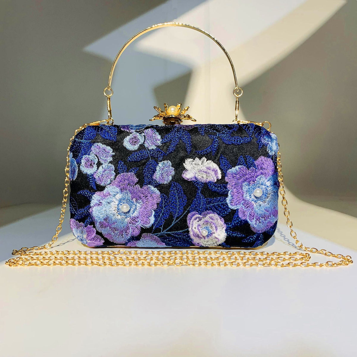 Embroidered handmade beaded Evening Bag Retro Pearl Banquet Evening Bag for women
