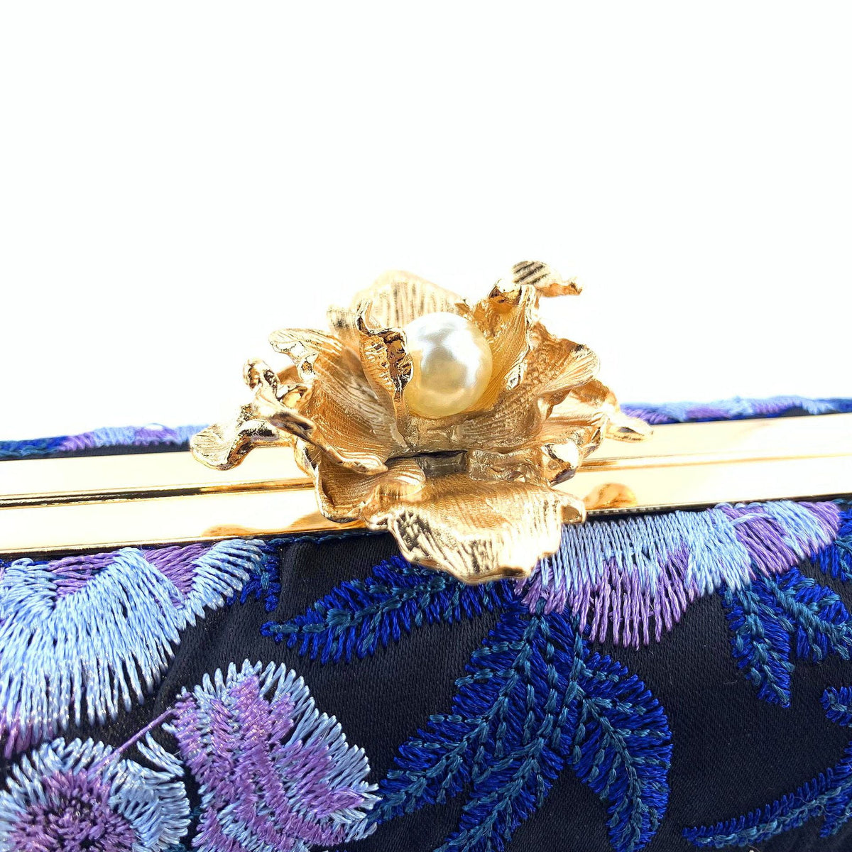 Embroidered handmade beaded Evening Bag Retro Pearl Banquet Evening Bag for women