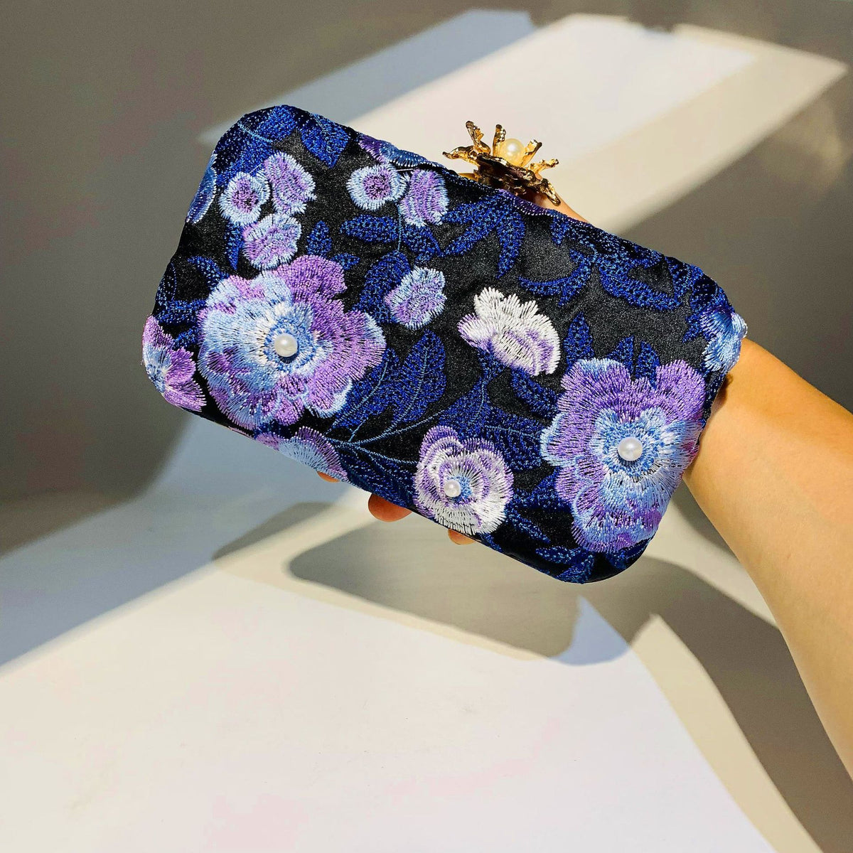 Embroidered handmade beaded Evening Bag Retro Pearl Banquet Evening Bag for women