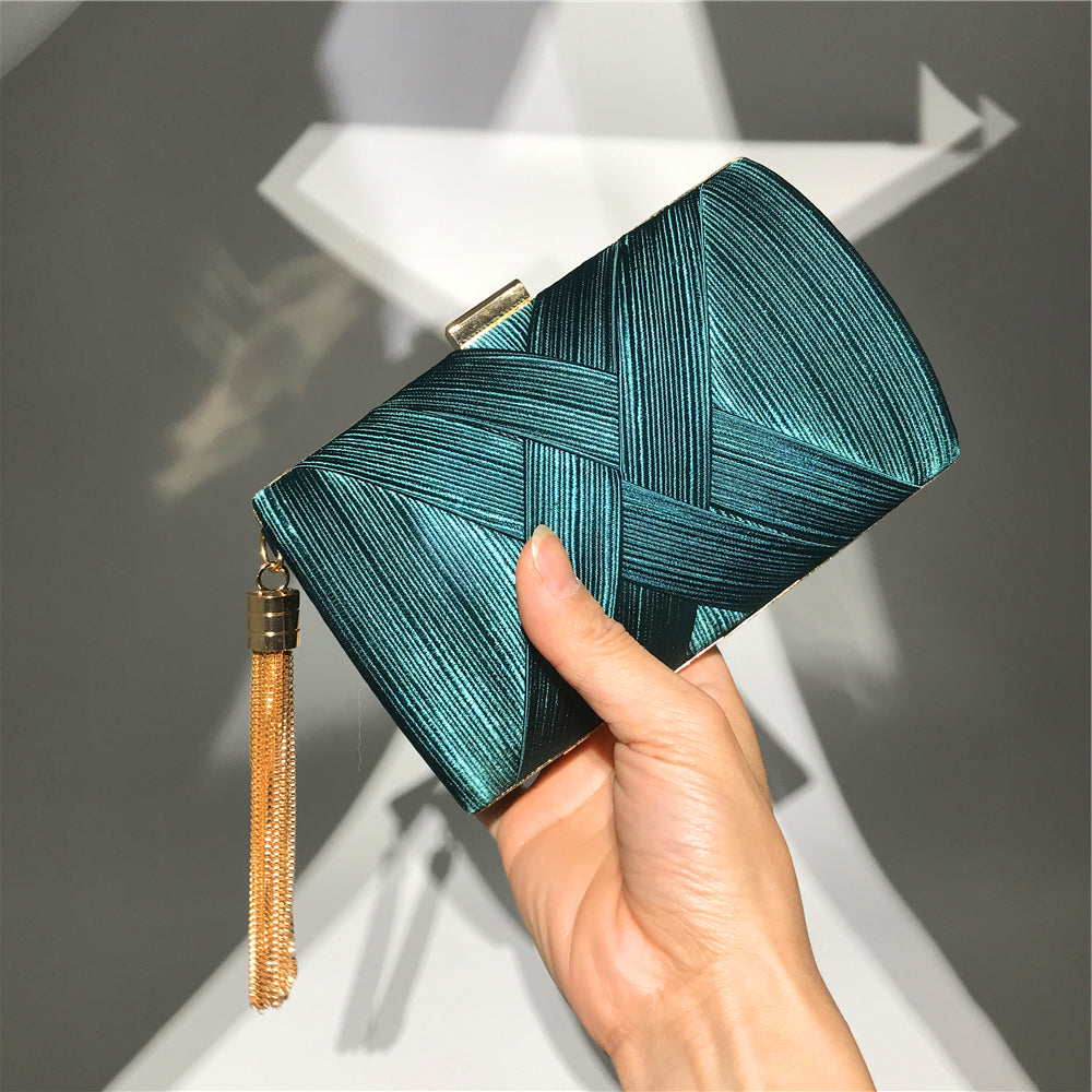 Handheld Women's Evening Clutch Bags Silk Satin Party Handbags Bridal Wedding Purses with Tassel Pendant Evening Clutch Bags